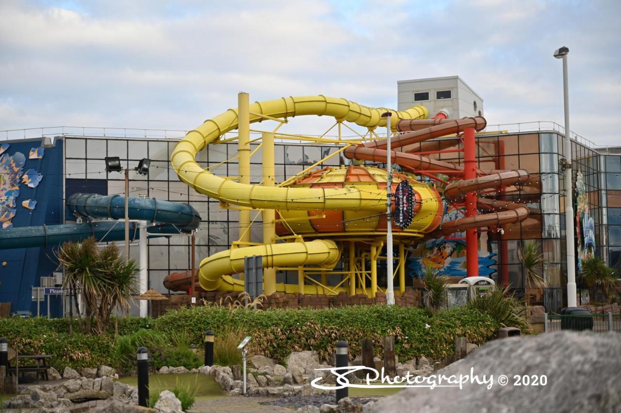 Newburn Hotel Blackpool Bagian luar foto