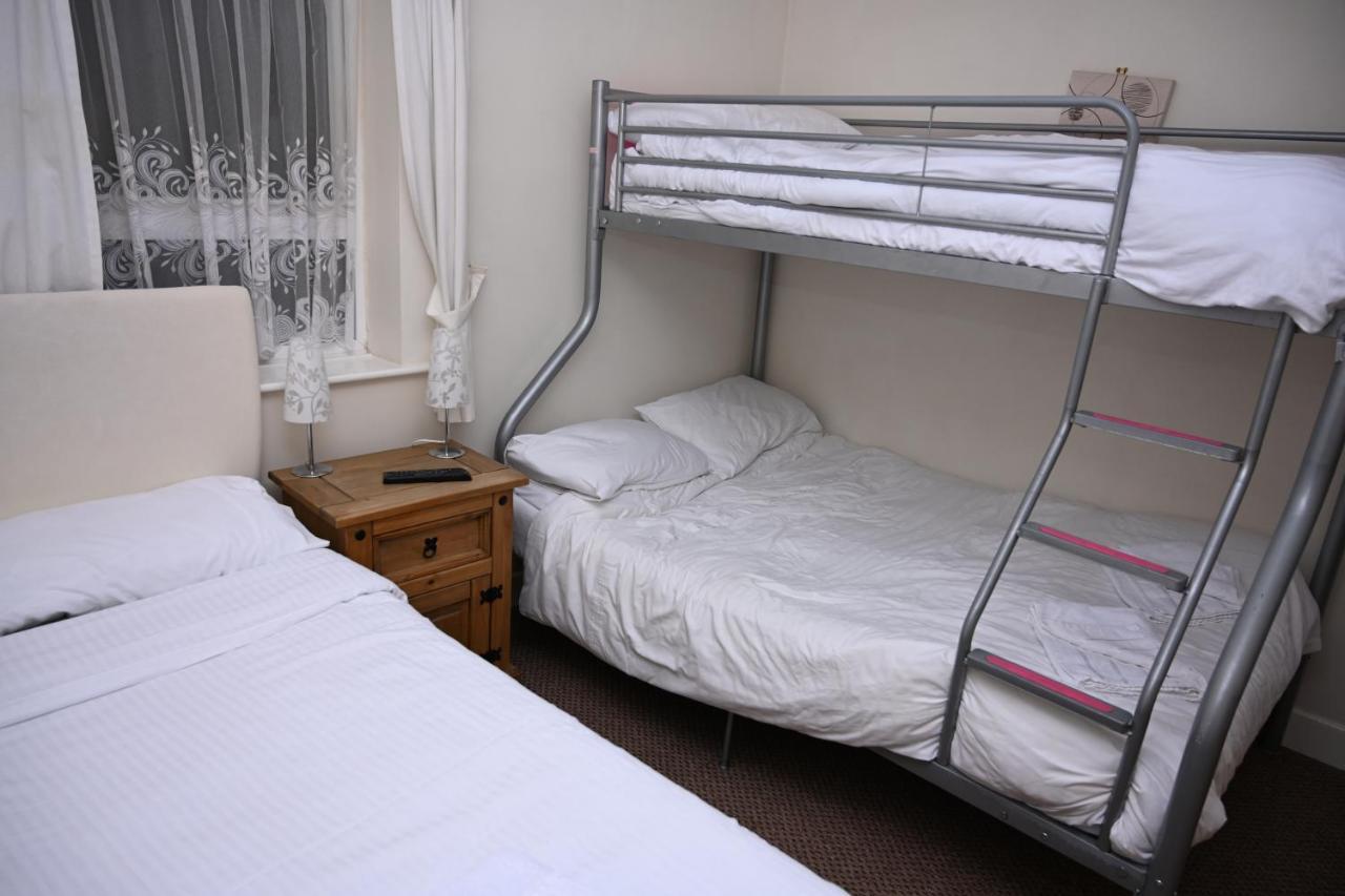Newburn Hotel Blackpool Bagian luar foto